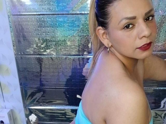 KathaleyaGrayyAss - Live sex cam - 28713248