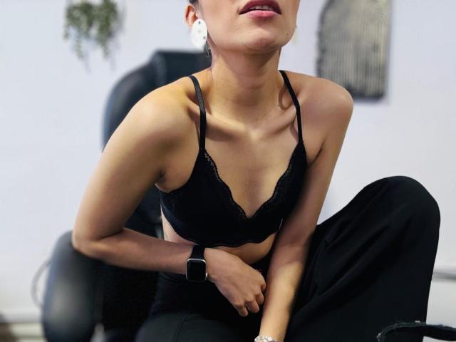 AdharaCooperr - Live porn &amp; sex cam - 28717745