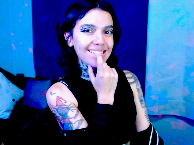 LannieGonzales - Live porn &amp; sex cam - 28718492