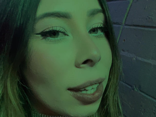 JennyLawry - Porno na żywo i seks kamera - 28719932