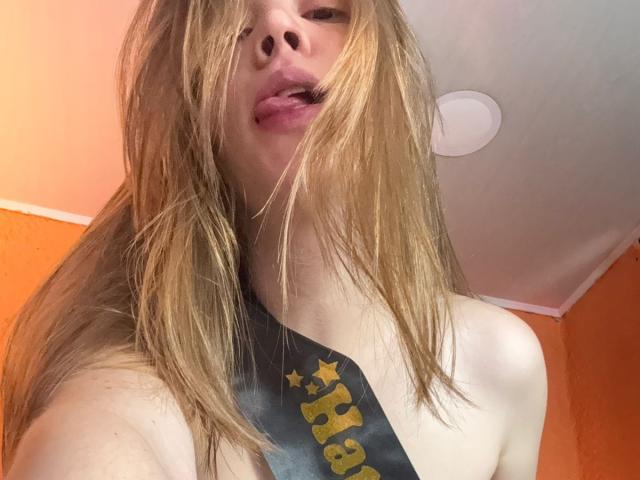 ArielLoveX - Live sex cam - 28721525