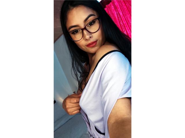 EmilyVv - Live porn &amp; sex cam - 28722446