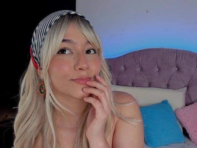 DeisyWest - Live sex cam - 28723835