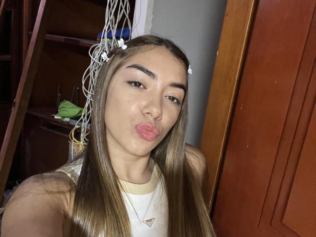 SharonKlart - Live sex cam - 28724576