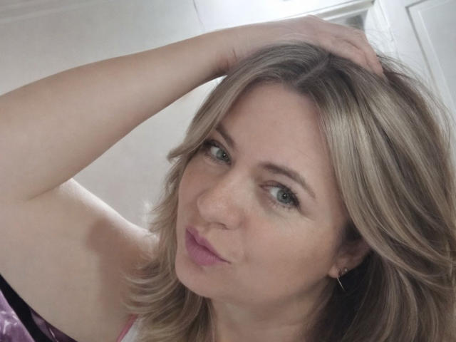 EssyMaura - Live Sex Cam - 28724594