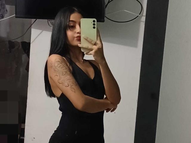 NicolleSweetty - Live sex cam - 28725395