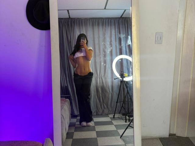 AlessiaFerry - Live porn &amp; sex cam - 28726637