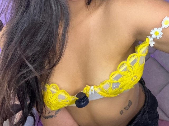 AlessiaFerry - Élő pornó és szexkamera - 28727162