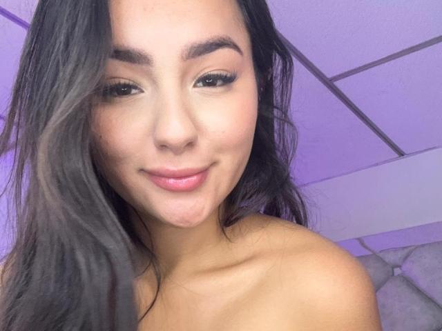 AlessiaFerry - Élő pornó és szexkamera - 28727177