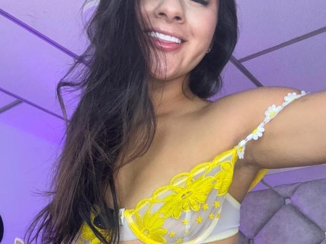 AlessiaFerry - Élő pornó és szexkamera - 28727183