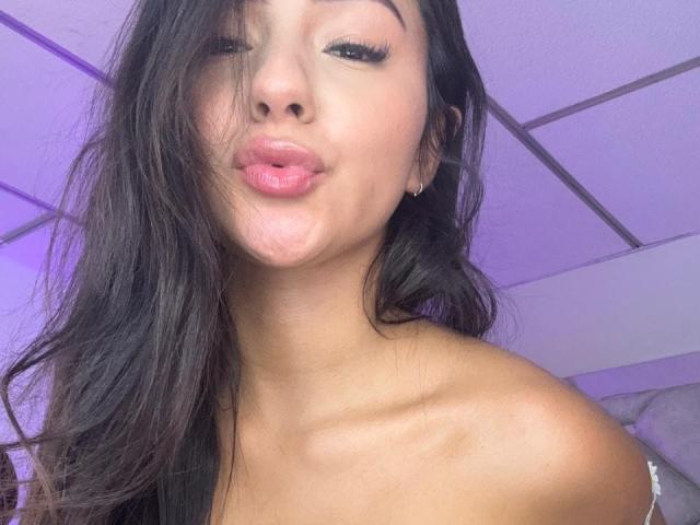 AlessiaFerry - Élő pornó és szexkamera - 28727207