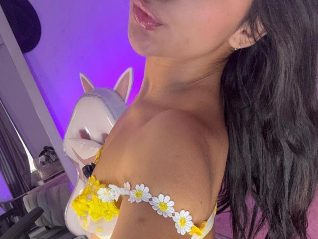 AlessiaFerry - Élő pornó és szexkamera - 28727216