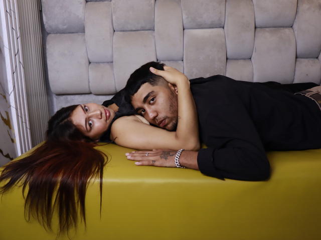 AnyelinAndMark - Live Sex Cam - 28732169