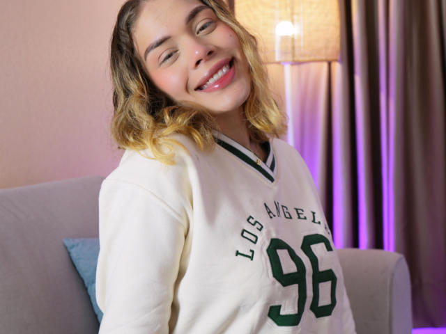 EmmaRiveraa - Live sexe cam - 28733291