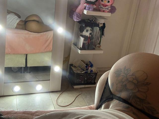 AlessiaFerry - Élő pornó és szexkamera - 28736873