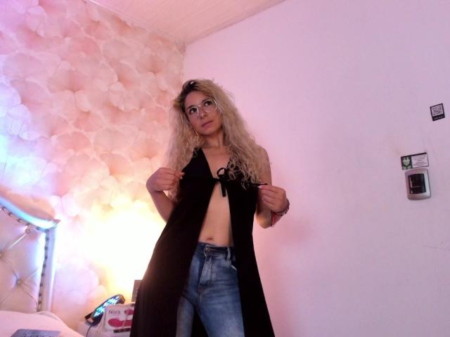 SophieTeller - Élő pornó és szexkamera - 28743374