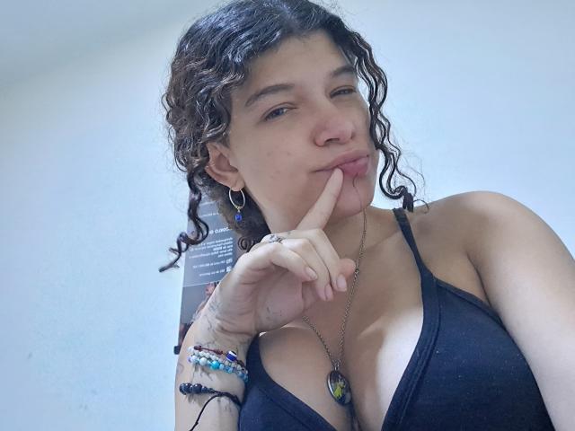 WendyBeckettX - Live sex cam - 28746254