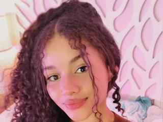 Ver a ficha detalhada de  LoreneCurly