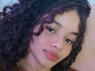 Ver a ficha detalhada de  LoreneCurly