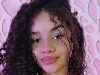 Ver a ficha detalhada de  LoreneCurly