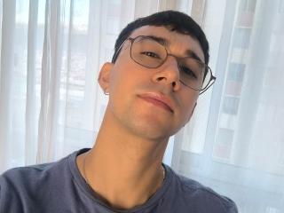 Ver la ficha detallada de OliverHot69