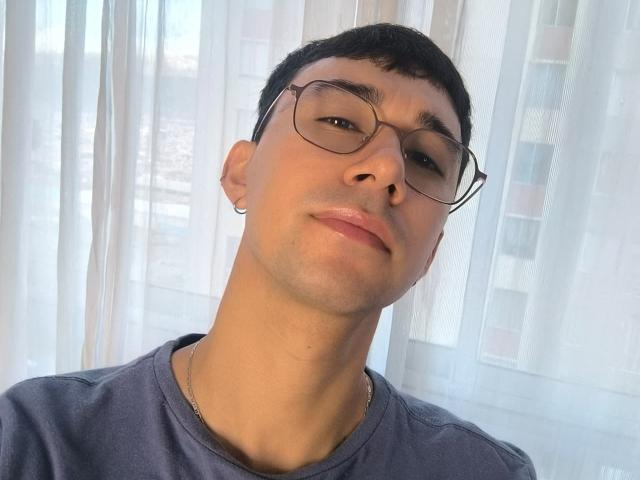 OliverHot69 - Live porn &amp; sex cam - 28751429