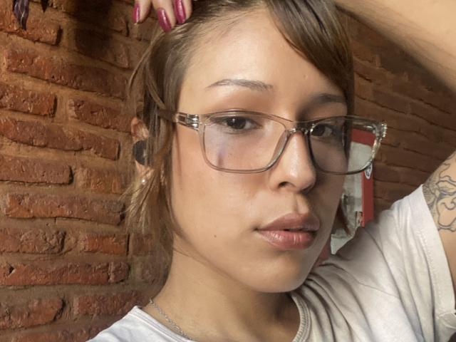 KiaraHernandezX - Sexe cam en vivo - 28756511