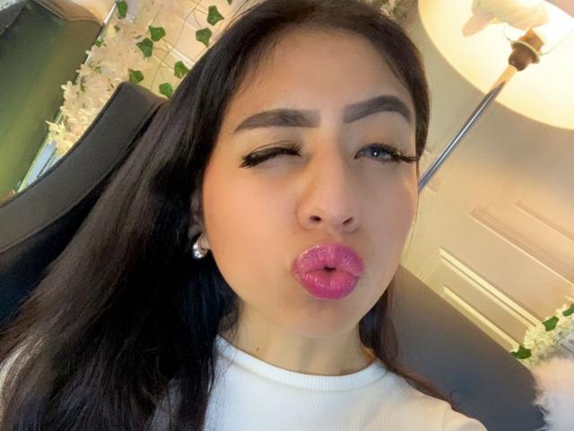 ZoeRedds - Live porn &amp; sex cam - 28760777