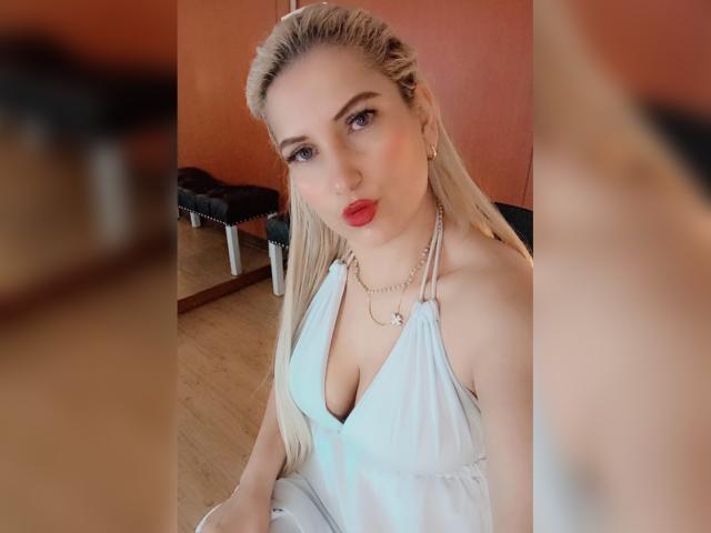 GiuliaAddams - Live sexe cam - 28765184
