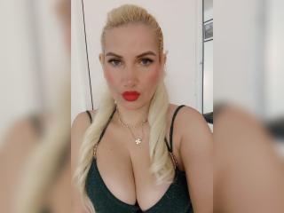 Se komplett profil för GiuliaAddams