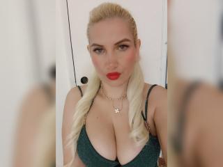 Se komplett profil för GiuliaAddams