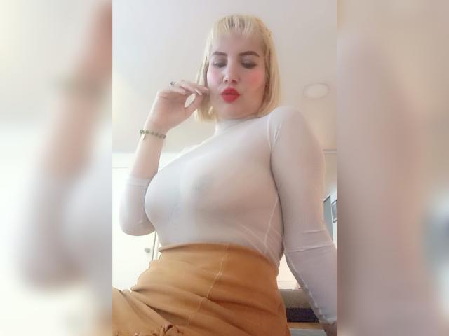 GiuliaAddams - сексуальная веб-камера в реальном времени - 28765820