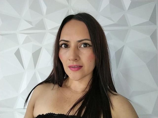 EmhilyDiaz - Live porn &amp; sex cam - 28767020