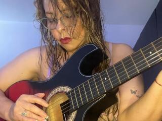 Ver la ficha detallada de MiaAmoretti