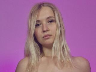 Se komplett profil för LillyOcean-hot