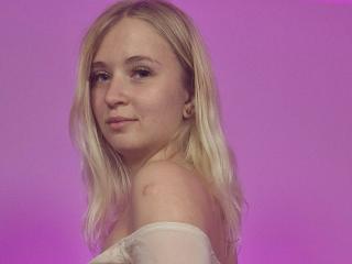 Se komplett profil för LillyOcean-hot