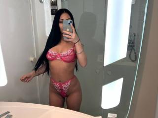 Se komplett profil för DelilahRayn