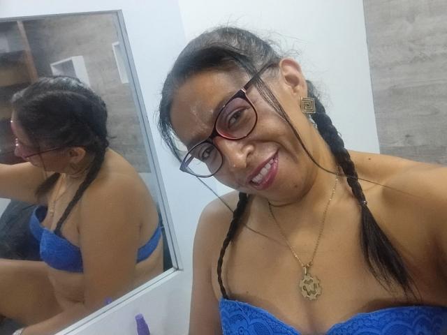 SoffieMature - Live porn &amp; sex cam - 28770530