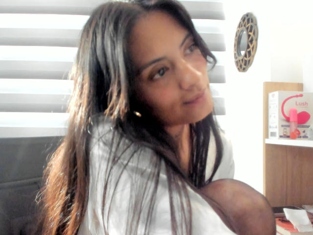 NiaWhitee - Camera khiêu dâm &amp; quyến rũ trực tiếp - 28770536