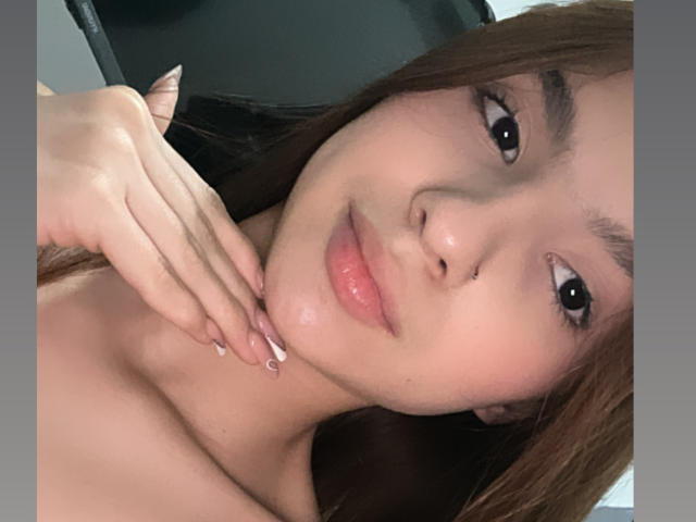 MilanMoon - Live sex cam - 28770908