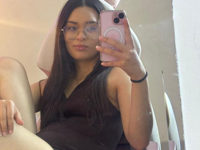 IsaDoux - Live porn &amp; sex cam - 28772012