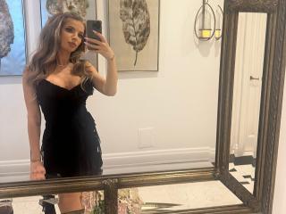 Se komplett profil för AriannaRuss