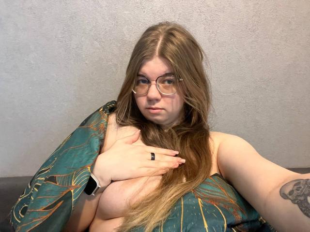 AminaBlooms - Live Sex Cam - 28773485