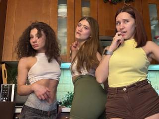 Se komplett profil för HotCaramelsTrio