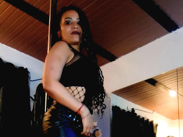 DivaMarie - Live porn &amp; sex cam - 28774976