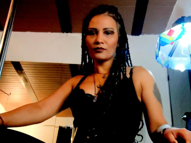 DivaMarie - Live porn &amp; sex cam - 28774997