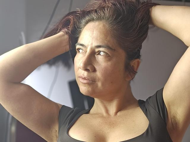 AlessiaRed - сексуальная веб-камера в реальном времени - 28775306