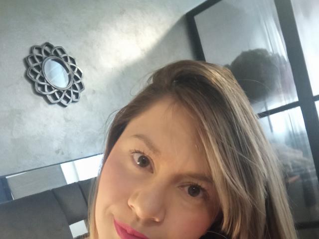 ChanellTaylorS - Live Sex Cam - 28775330