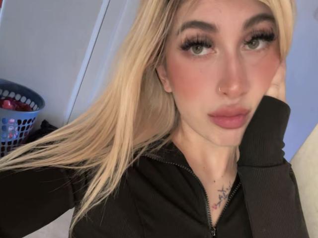 SammyViolet - Live porn &amp; sex cam - 28776710