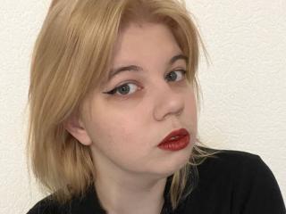 Se komplett profil för AminaBlooms